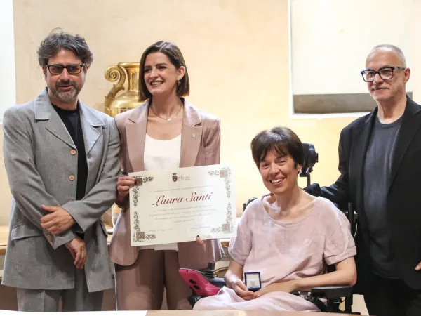 Saltare il parapetto: addio a Laura Santi, fino all’ultimo per la libertà
